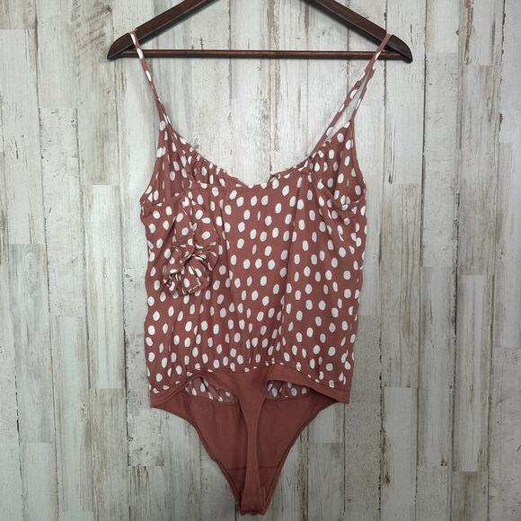 New With Tags Abercrombie and Fitch Bodysuit Small Blush Pink White Polka Dots - Picture 2 of 9